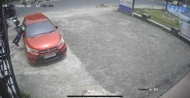 Viral Maling Modus Pecah Kaca Ditangkap Warga di Medan, Motor Pelaku Tabrak Becak